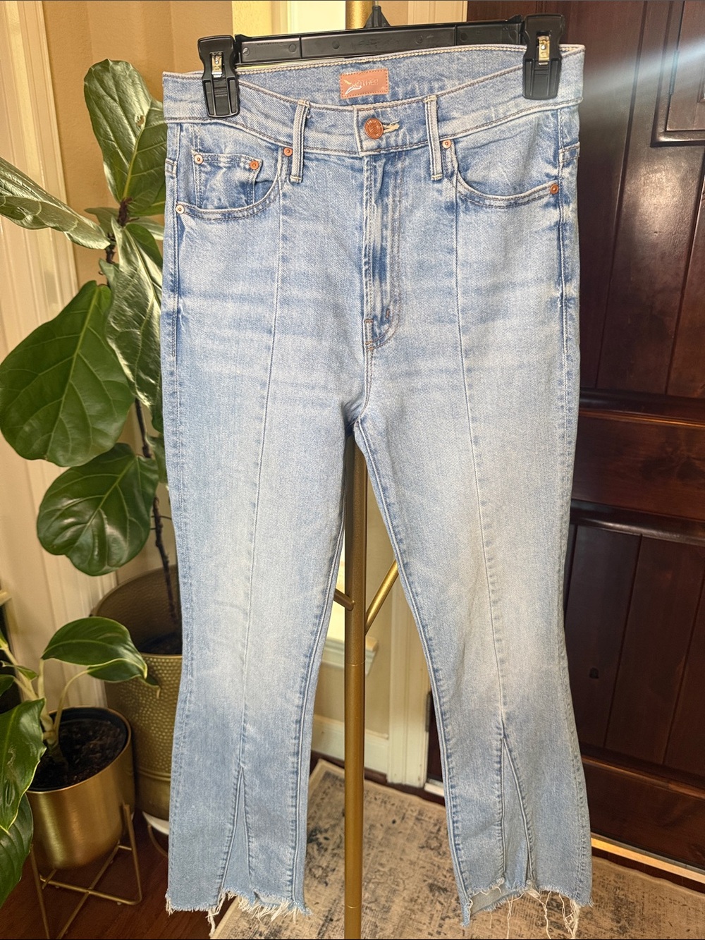MOTHER The Insider Crop Pointy Fray Jeans in Lets Get it Together Size 27